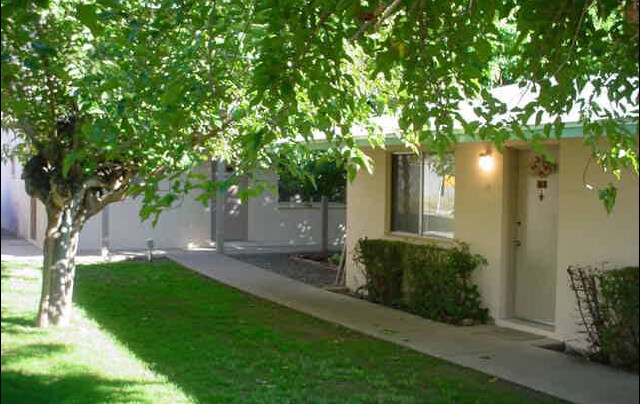 Building Photo - Mustang Apartments