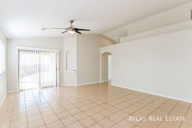 Building Photo - 554 S Sunny Rock Dr
