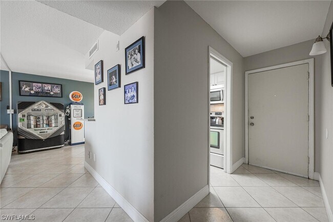 Building Photo - 2366 E Mall Dr