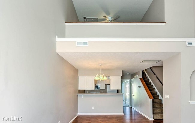 Building Photo - 729 Sunseeker Dr