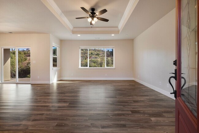 Foto del edificio - Discover your dream rental just minutes off the Skyway in beautiful Paradise