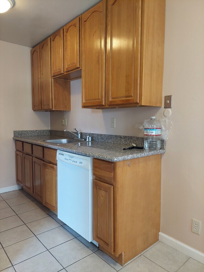 Building Photo - 1156 Ayala Dr