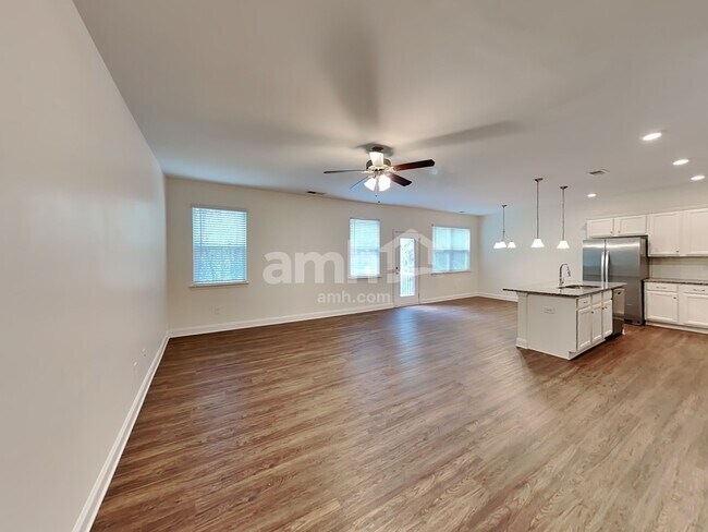 Foto del edificio - 138 Cobblestone Dr