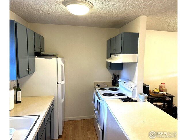 Foto del edificio - 3000 Colorado Ave