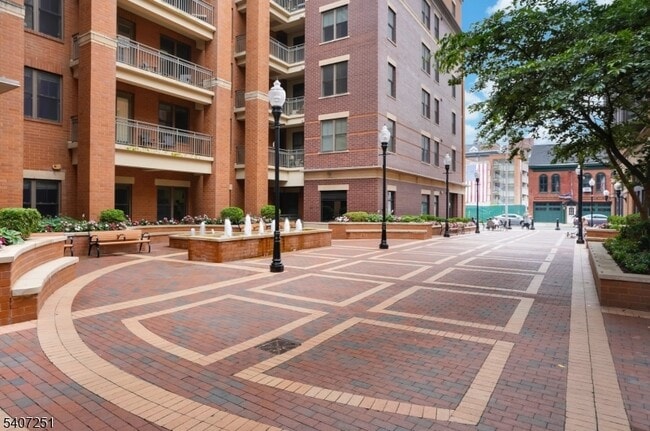 Foto del edificio - 40 W Park Pl