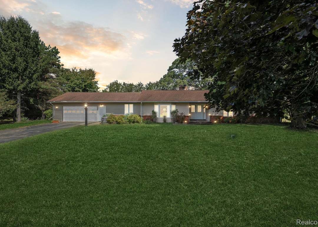 Retro Ranch house - 4140 Indian Camp Trl (Howell, MI)