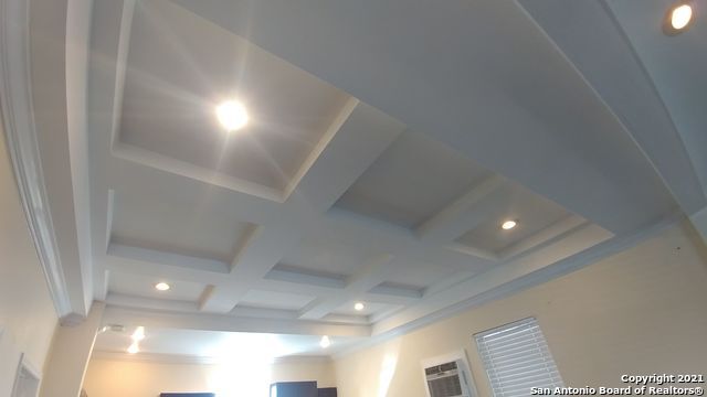 Foto del edificio - 310 Hollenbeck Ave