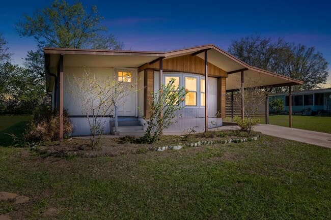 Building Photo - 10034 Hamp Dr