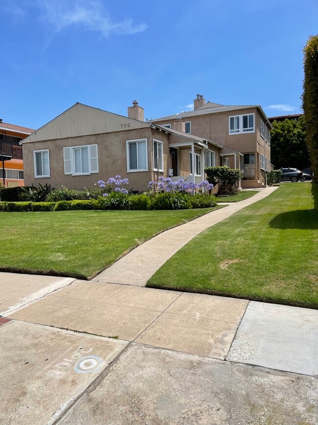 Building Photo - 702 S Pacific Coast Hwy