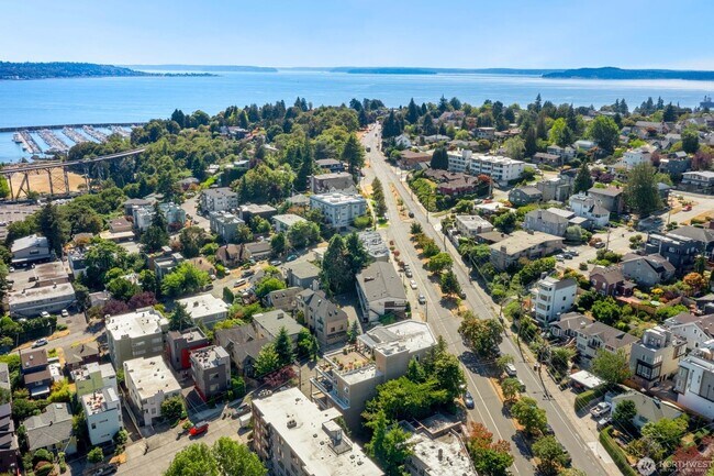 Foto del edificio - 2100 Thorndyke Ave W