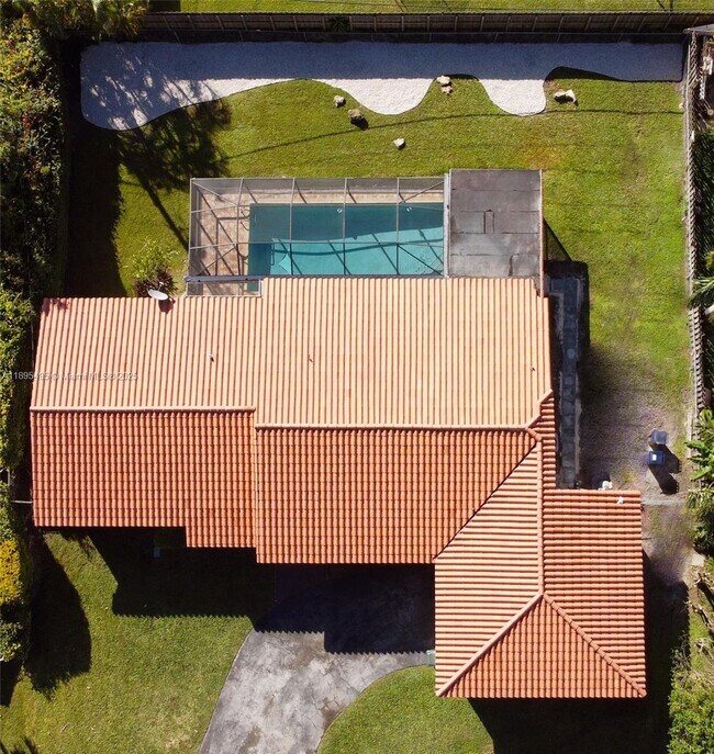 Foto del edificio - 6420 Miller Dr