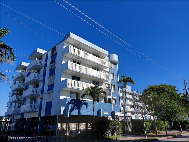 Building Photo - 7900 Tatum Waterway Dr