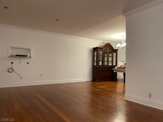 Foto del edificio - 115 Northfield Rd