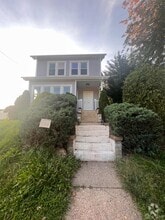 Building Photo - 186 Old Rd