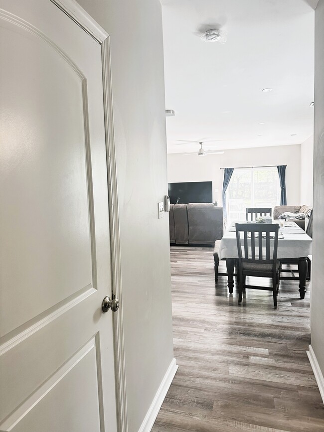 Foto del edificio - 664 Greenbriar Ave
