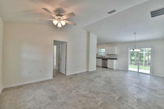 Foto del edificio - 6136 NW 47 Pl
