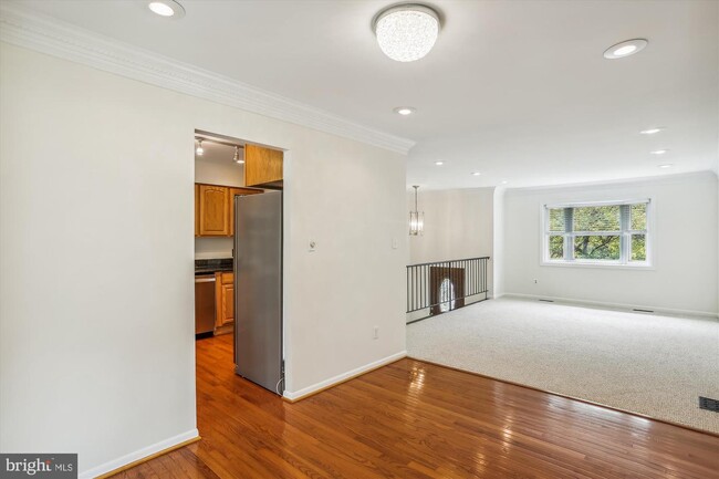 Building Photo - 510 Retford Dr