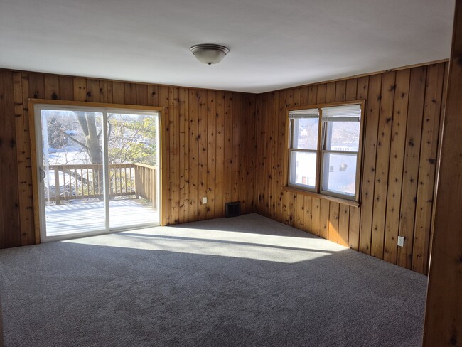 Building Photo - 202 Gadow Ln