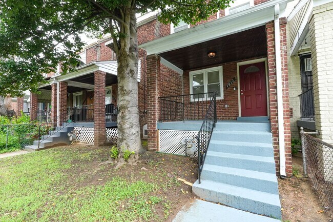 Foto del edificio - Amazing 3 BR/2 BA Townhome in Fairlawn!