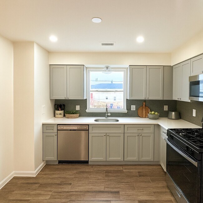 Foto del edificio - 156 Ridgewood Ave