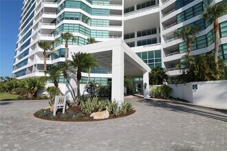 Building Photo - 988 Blvd of the Arts