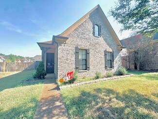 Building Photo - 7938 Parkmont Dr