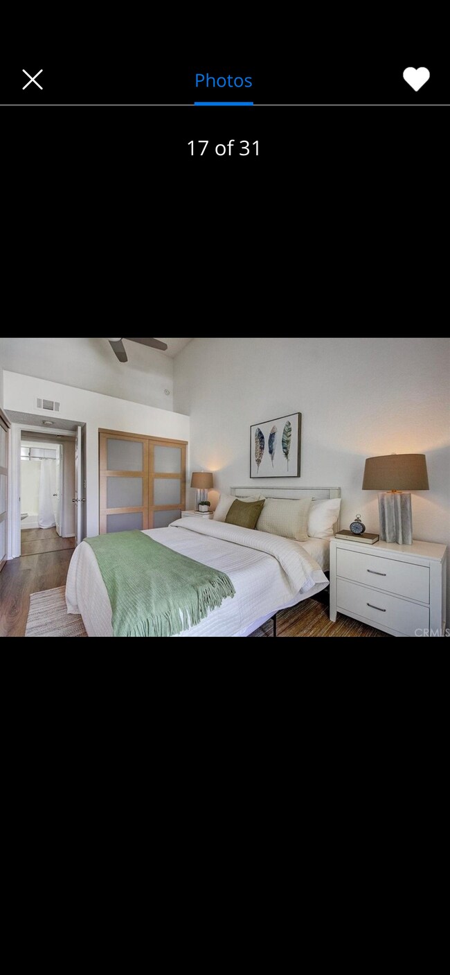 Gran cantidad de espacio de almacenaje - 3401 E Wilton St