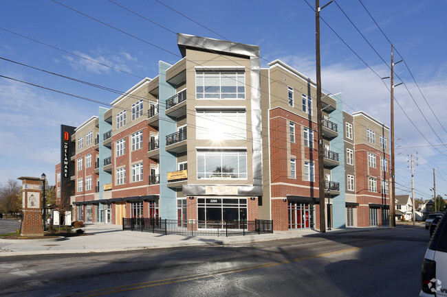 Fachada del edificio South West Corner - The Delaware Apartments