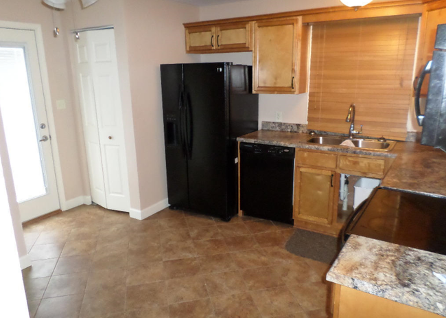 Building Photo - 7502 Elnora Ave