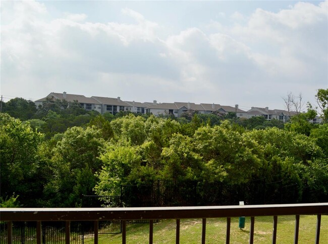 Building Photo - 2320 Gracy Farms Ln