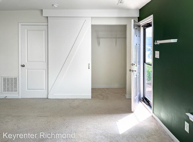 Building Photo - 1521 Stonewall Manor Dr