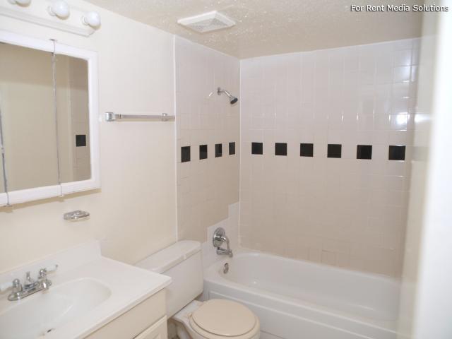 Building Photo - 6225 Tierwester St