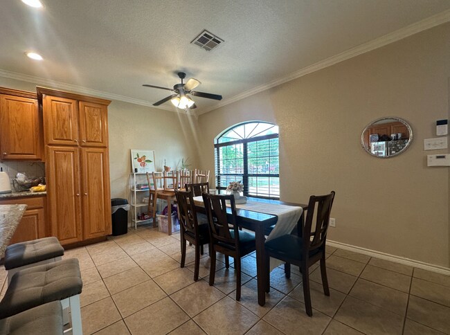 Foto del edificio - 221 Gurley Ln