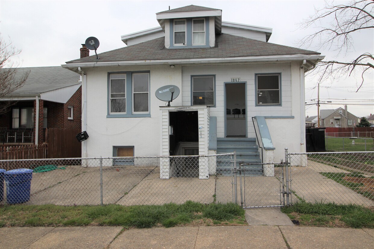 Primary Photo - 1957 Snyder Ave