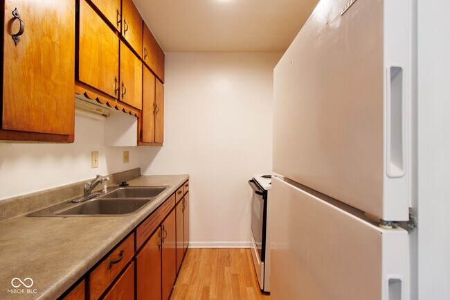 Foto del edificio - 1102 N Somerset Ave