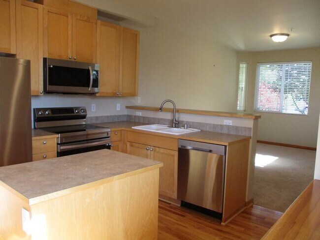 Foto del edificio - 2 Bedrooms 2.5 bath Townhome in Tacoma