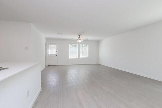 Foto del edificio - 16002 Tallis Dr