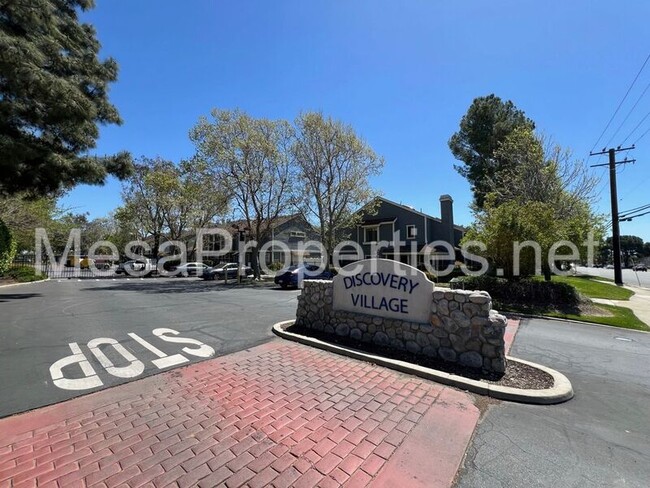 Foto del edificio - 8796 Pine Crest Pl