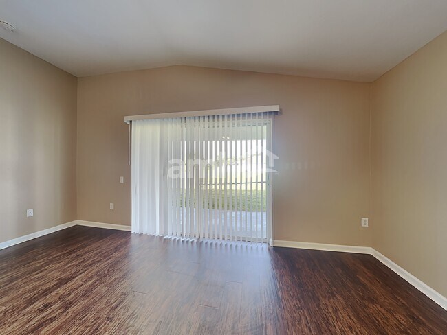 Foto del edificio - 1107 Summer Breeze Dr