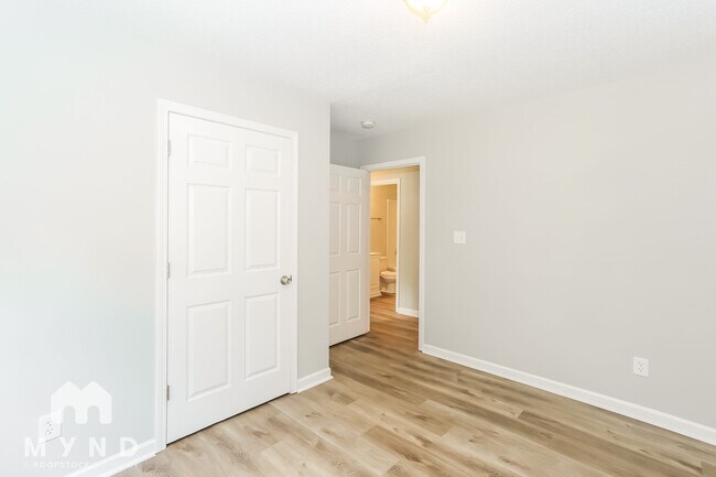 Foto del edificio - 2309 Blue Hampton Ln