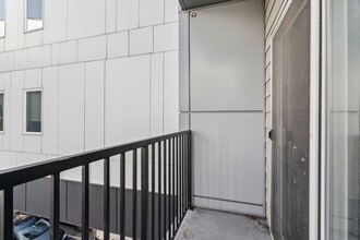 Interior Photo - Graduate Pointe