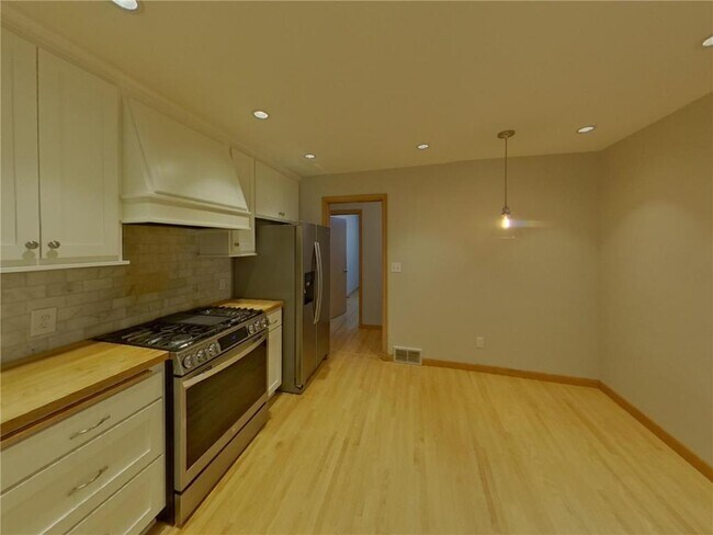Foto del edificio - 3755 Major Ave N