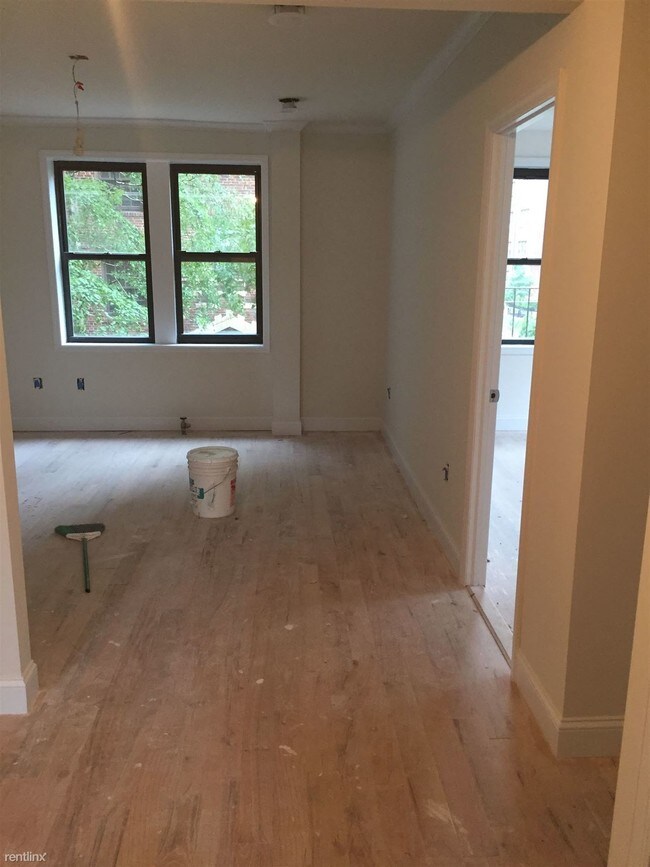 Building Photo - 2 br, 1 bath Apartment - 6850 Burns St Apt B1