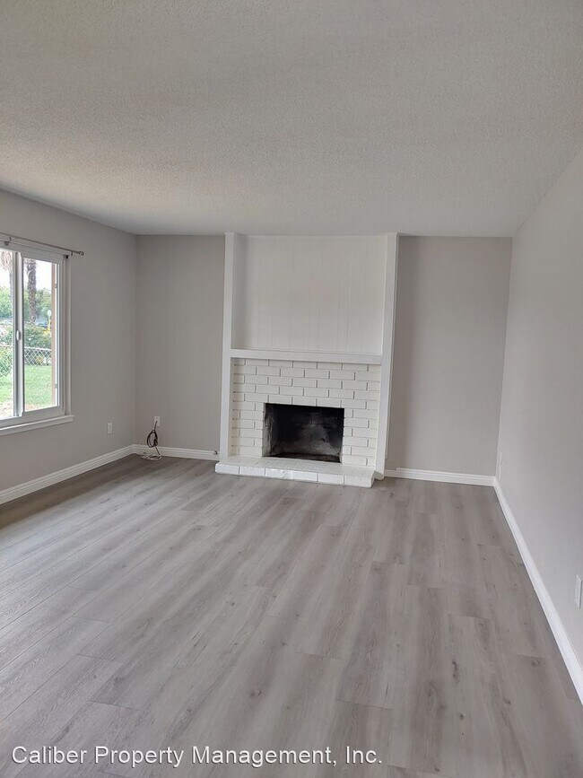 Building Photo - 4 br, 2 bath House - 1740  N Baker Ave.