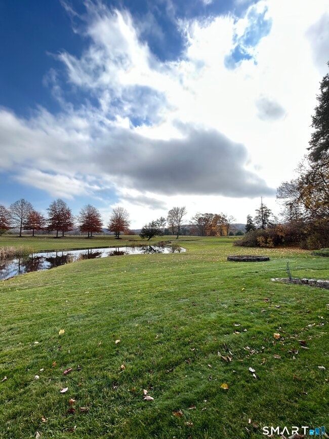 Building Photo - 419 Heritage Vlg