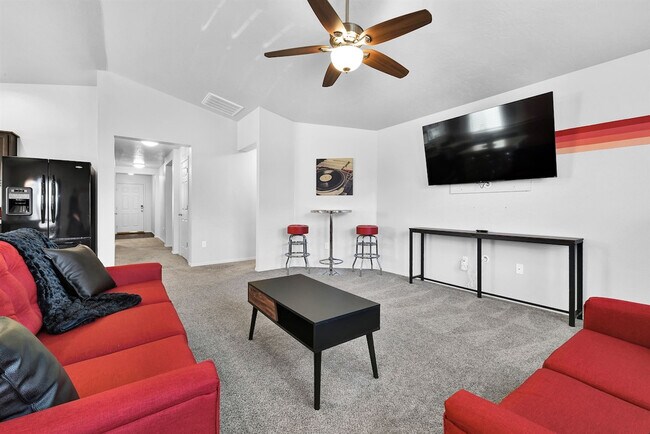 Foto del edificio - 17552 Aqua Springs Ave