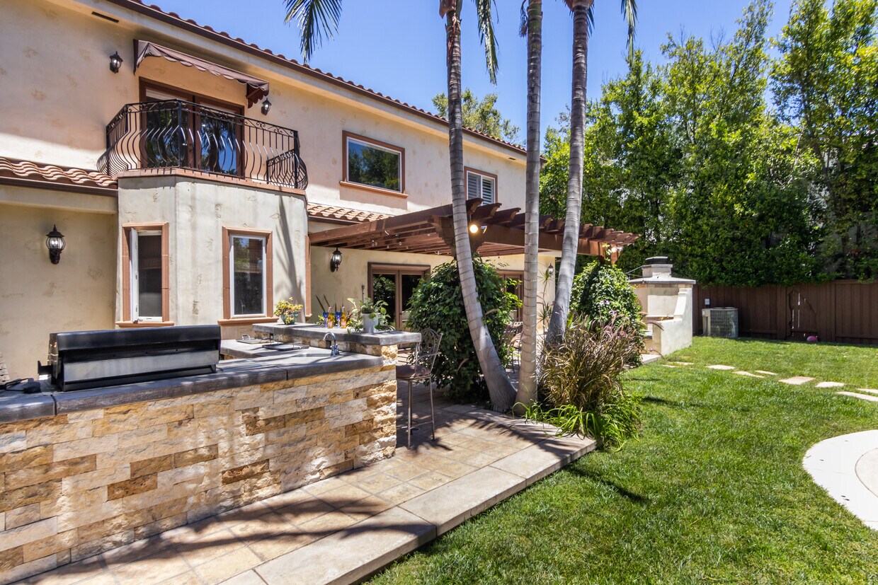 Foto principal - 13164 MAGNOLIA Blvd