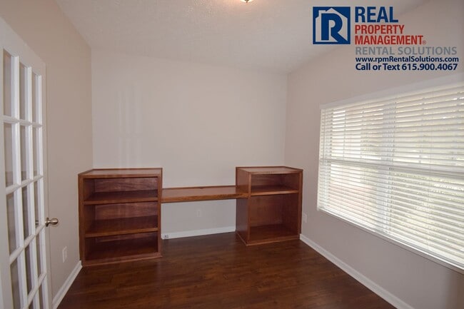 Building Photo - Amazing brick home in Brentwood! Large fenced backyard, washer/dryer included!