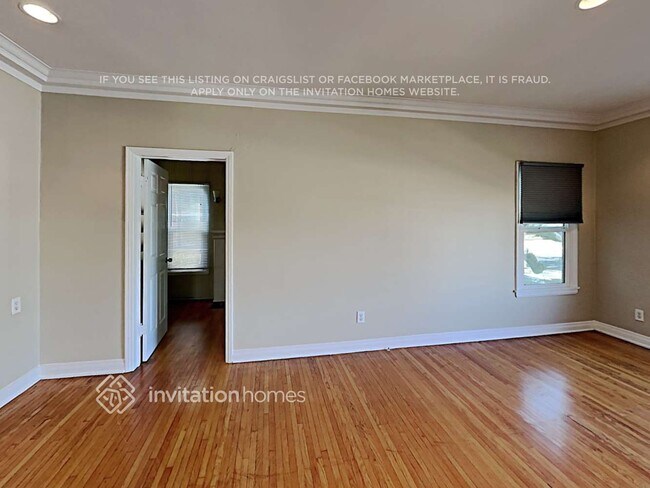 Foto del edificio - 1852 W 78th St