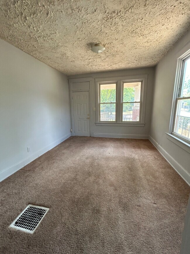 Foto del edificio - 800 44th St NE